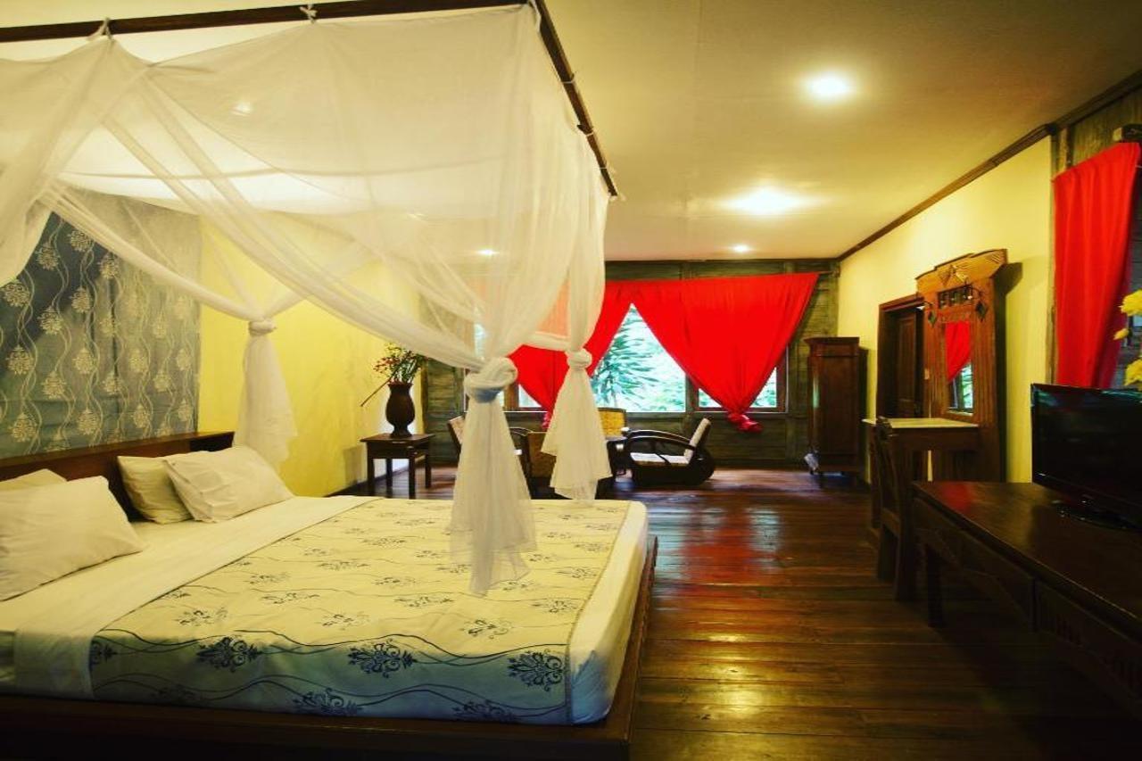 Imah Seniman Hotel Lembang Exterior foto